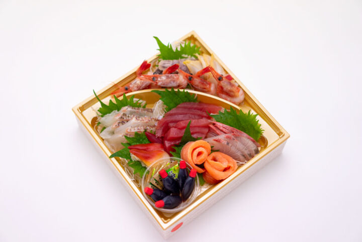 F-002_冬のお刺身重 _厳選8点盛